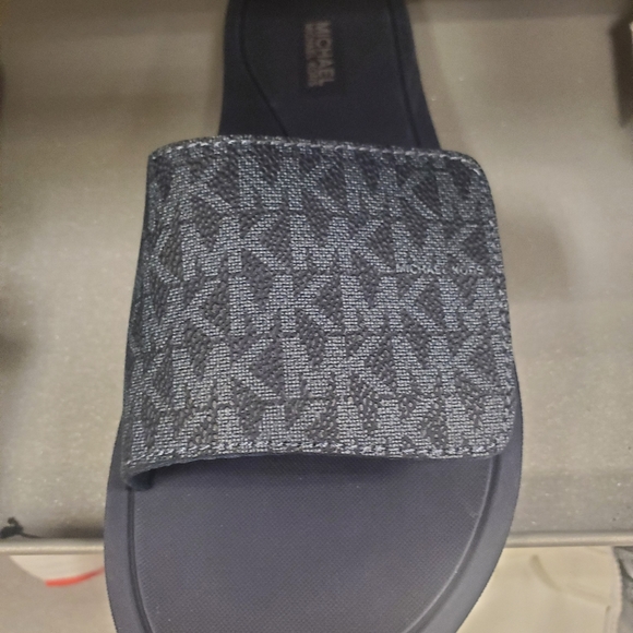 MICHAEL KORS SLIDERS - Picture 2 of 6